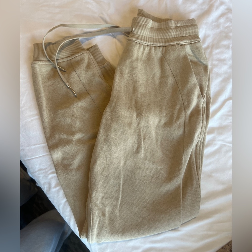 Lululemon Scuba Joggers Size 4